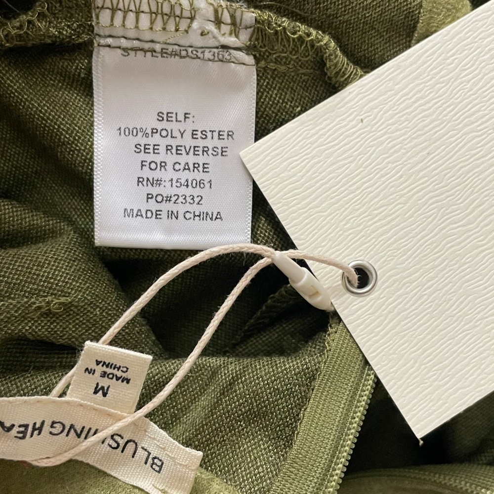 Blushing Heart Green Mini Skirt
New - Picture 7 of 7